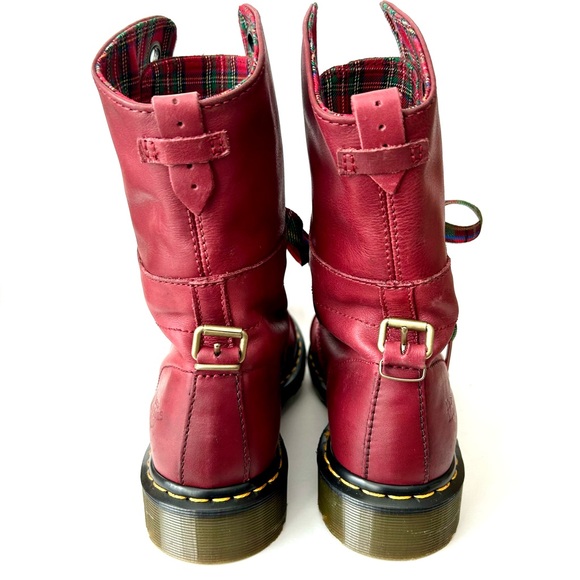 Dr. Martens Aimelie Aimilita Triumph Plaid Fold-Over 9-Eye Boot Red Leather 9 - Picture 11 of 13